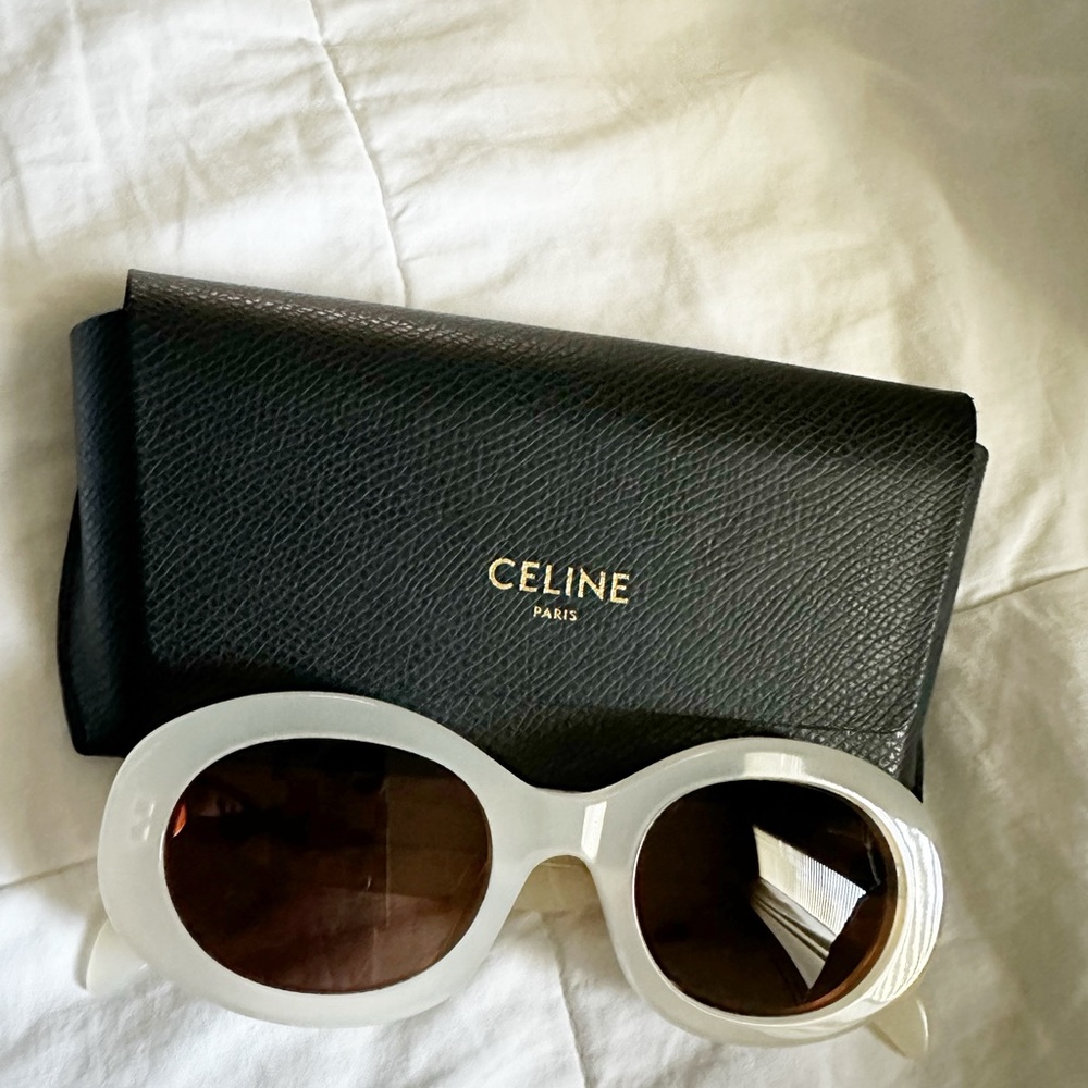 Authentic Celine triomphe sunglasses CL40194U ivory & brown